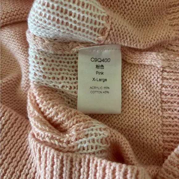 Pink and White V-Neck Sweater with Heart Pattern - Picture 2 of 9